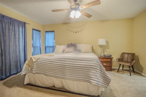House in Seffner, Florida 4 bedrooms, 137.87 sq.m. № 1879083 - photo 14