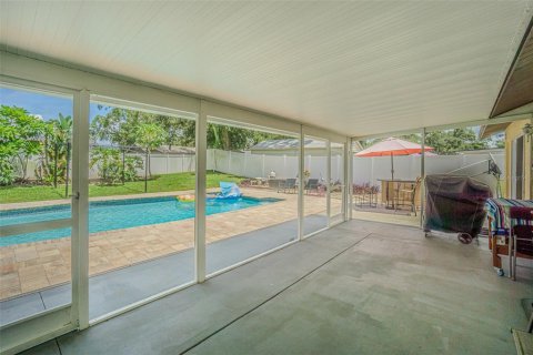 House in Seffner, Florida 4 bedrooms, 137.87 sq.m. № 1879083 - photo 22