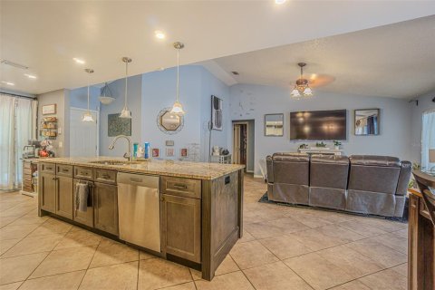 House in Seffner, Florida 4 bedrooms, 137.87 sq.m. № 1879083 - photo 9