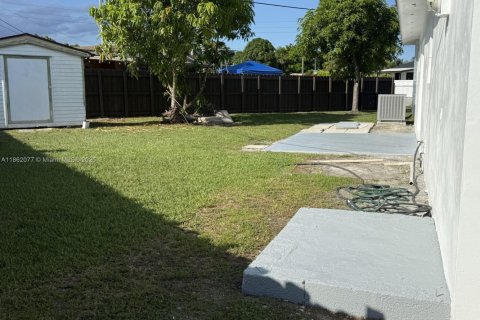 Casa en alquiler en Miami, Florida, 3 dormitorios, 106.37 m2 № 2012525 - foto 28