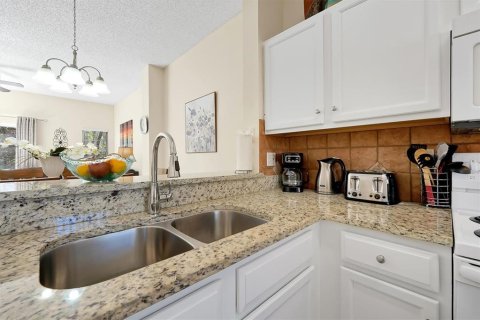 Touwnhouse à vendre à Kissimmee, Floride: 3 chambres, 119.94 m2 № 2144809 - photo 10