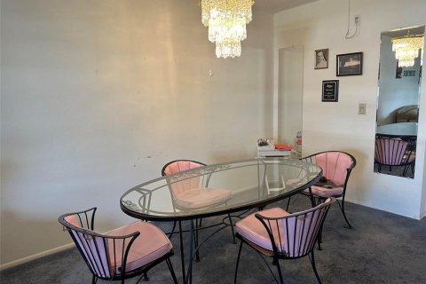 Condo in Saint Petersburg, Florida, 2 bedrooms № 2229398 - photo 7