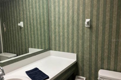 Condo in Saint Petersburg, Florida, 2 bedrooms № 2229398 - photo 12
