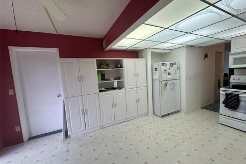 Condo in Saint Petersburg, Florida, 2 bedrooms № 2229398 - photo 5