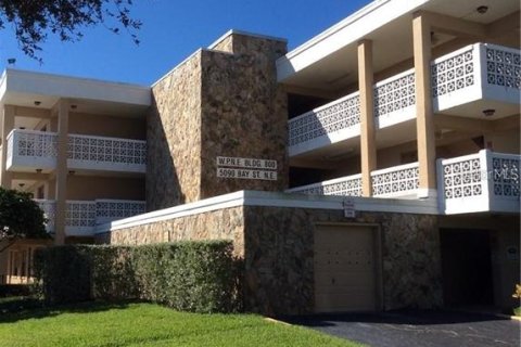 Condo in Saint Petersburg, Florida, 2 bedrooms  № 2229398