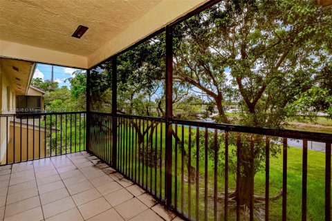Copropriété à vendre à Oakland Park, Floride: 2 chambres, 107.77 m2 № 1750353 - photo 25