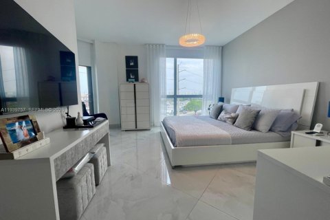 Condominio en venta en Hollywood, Florida, 2 dormitorios, 103.59 m2 № 2152679 - foto 17