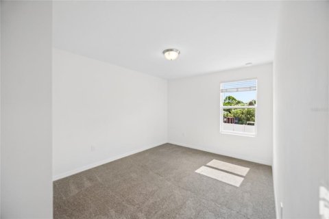 House in Davenport, Florida 4 bedrooms, 217.67 sq.m. № 2275687 - photo 18