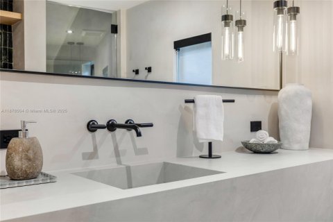 Villa ou maison à louer à Miami, Floride: 3 chambres, 469.34 m2 № 2194969 - photo 30