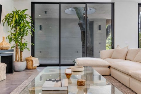 Villa ou maison à louer à Miami, Floride: 3 chambres, 469.34 m2 № 2194969 - photo 3