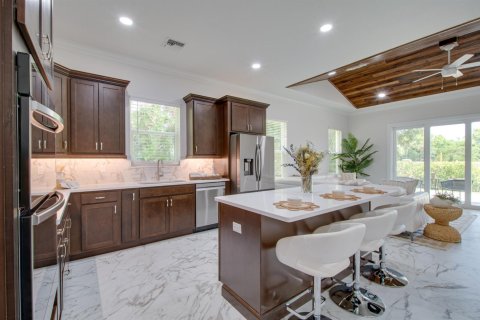 House in Vero Beach, Florida 3 bedrooms, 226.5 sq.m. № 2271289
