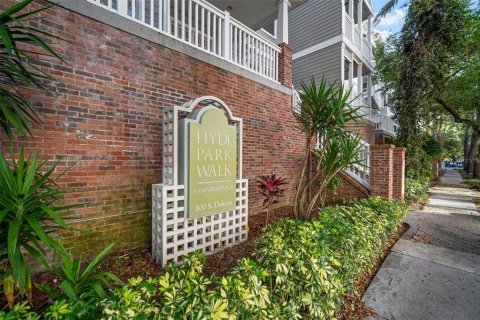 Condo in Tampa, Florida, 1 bedroom  № 1586273 - photo 3