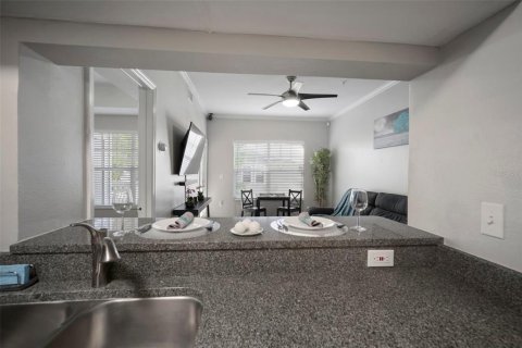 Condo in Tampa, Florida, 1 bedroom  № 1586273 - photo 10