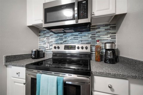 Condo in Tampa, Florida, 1 bedroom  № 1586273 - photo 7