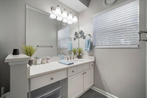 Condo in Tampa, Florida, 1 bedroom  № 1586273 - photo 27