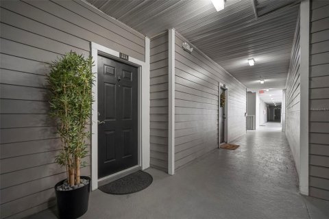 Condo in Tampa, Florida, 1 bedroom  № 1586273 - photo 4
