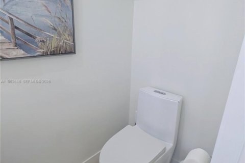 Купить таунхаус в Норт-Майами-Бич, Флорида 3 спальни, 145.86м2, № 2047934 - фото 24