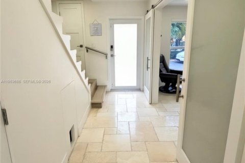 Купить таунхаус в Норт-Майами-Бич, Флорида 3 спальни, 145.86м2, № 2047934 - фото 11