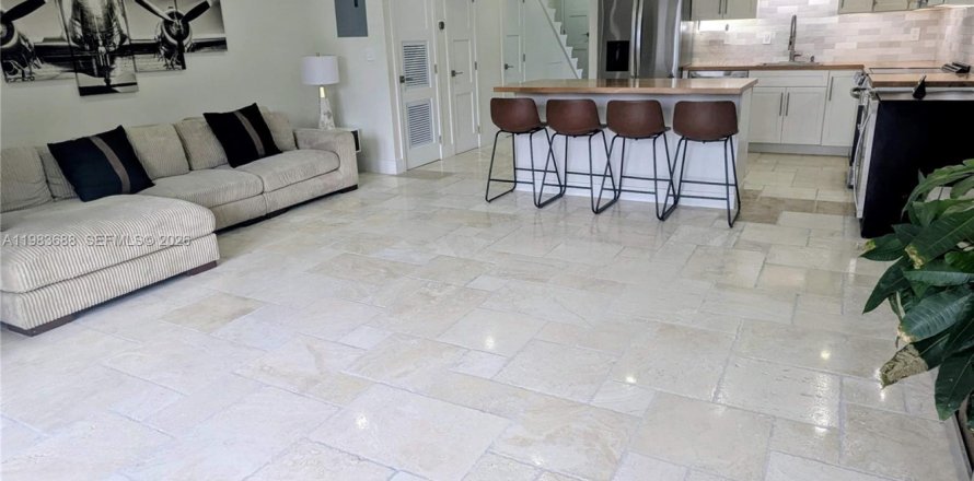 Таунхаус в Норт-Майами-Бич, Флорида 3 спальни, 145.86м2 № 2047934