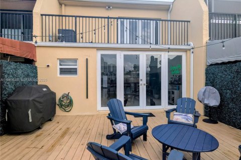 Купить таунхаус в Норт-Майами-Бич, Флорида 3 спальни, 145.86м2, № 2047934 - фото 22