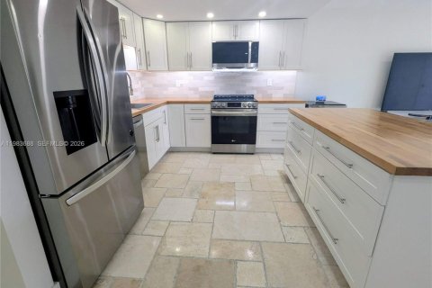 Купить таунхаус в Норт-Майами-Бич, Флорида 3 спальни, 145.86м2, № 2047934 - фото 7