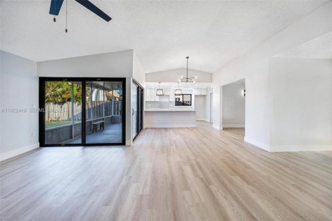 Casa en venta en Homestead, Florida, 4 dormitorios, 148.83 m2 № 1983925 - foto 8