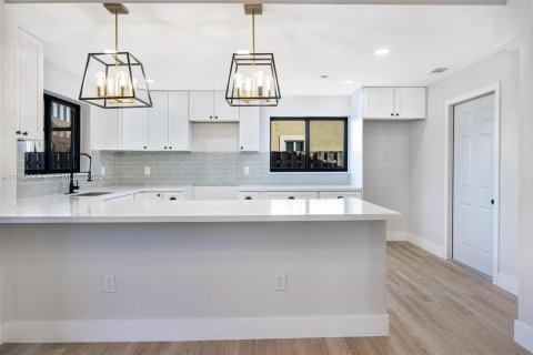 Casa en venta en Homestead, Florida, 4 dormitorios, 148.83 m2 № 1983925 - foto 11