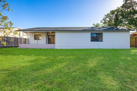 Casa en venta en Homestead, Florida, 4 dormitorios, 148.83 m2 № 1983925 - foto 19