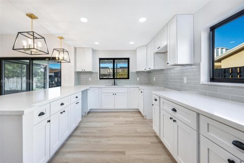 Casa en venta en Homestead, Florida, 4 dormitorios, 148.83 m2 № 1983925 - foto 13