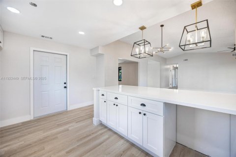 Casa en venta en Homestead, Florida, 4 dormitorios, 148.83 m2 № 1983925 - foto 14