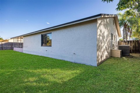 Casa en venta en Homestead, Florida, 4 dormitorios, 148.83 m2 № 1983925 - foto 22