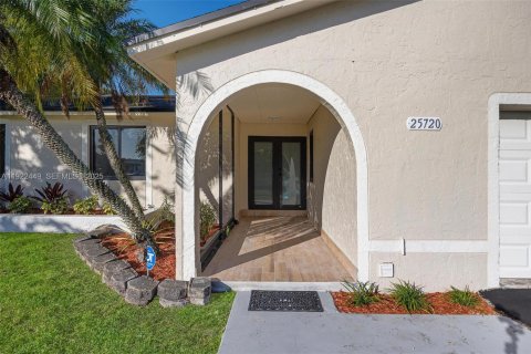 Casa en venta en Homestead, Florida, 4 dormitorios, 148.83 m2 № 1983925 - foto 4