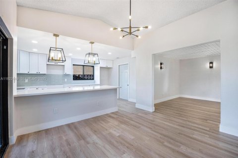 Casa en venta en Homestead, Florida, 4 dormitorios, 148.83 m2 № 1983925 - foto 12