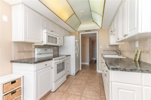 Condominio en venta en Clearwater, Florida, 2 dormitorios, 129.13 m2 № 2115133 - foto 16