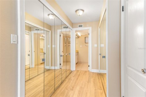 Condominio en venta en Clearwater, Florida, 2 dormitorios, 129.13 m2 № 2115133 - foto 27
