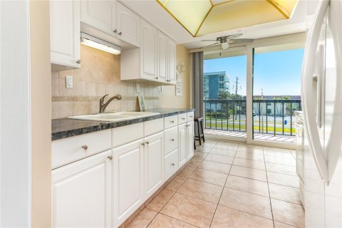 Condominio en venta en Clearwater, Florida, 2 dormitorios, 129.13 m2 № 2115133 - foto 15