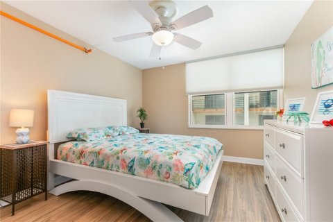 Condominio en venta en Clearwater, Florida, 2 dormitorios, 129.13 m2 № 2115133 - foto 18