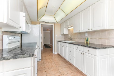 Condominio en venta en Clearwater, Florida, 2 dormitorios, 129.13 m2 № 2115133 - foto 17