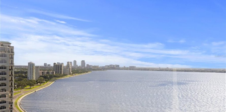 Condominio en Tampa, Florida, 2 dormitorios  № 1837487