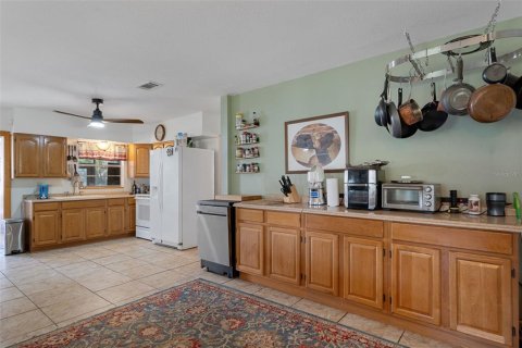 Villa ou maison à vendre à Homosassa, Floride: 2 chambres, 105.35 m2 № 2399345 - photo 4