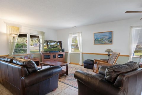 Villa ou maison à vendre à Homosassa, Floride: 2 chambres, 105.35 m2 № 2399345 - photo 2