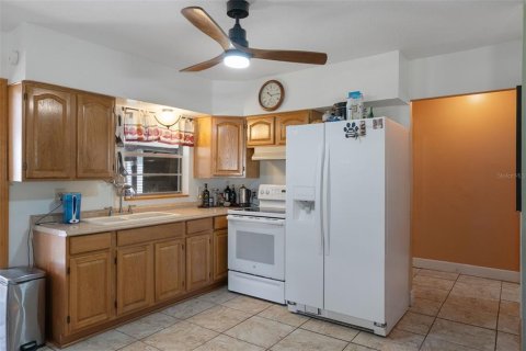 Villa ou maison à vendre à Homosassa, Floride: 2 chambres, 105.35 m2 № 2399345 - photo 6