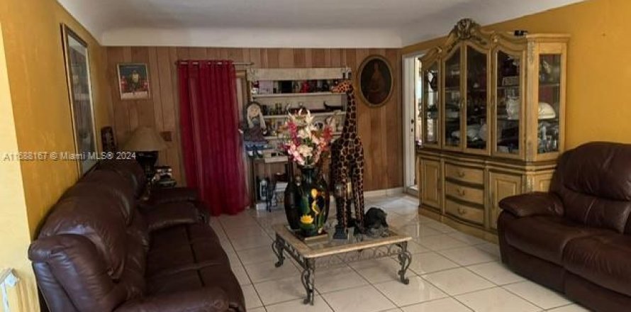 Casa en Lauderhill, Florida 5 dormitorios, 176.42 m2 № 1435096