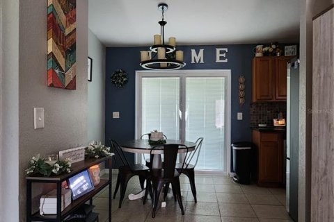 House in Umatilla, Florida 3 bedrooms, 98.1 sq.m. № 1873585 - photo 6
