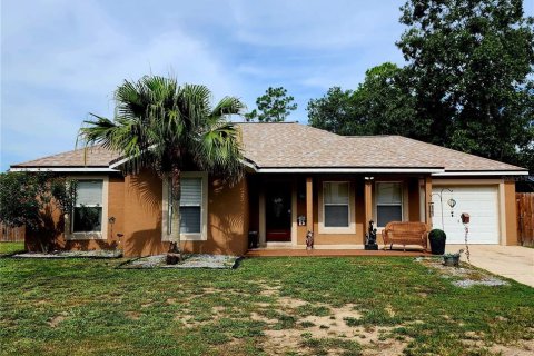 House in Umatilla, Florida 3 bedrooms, 98.1 sq.m. № 1873585 - photo 1