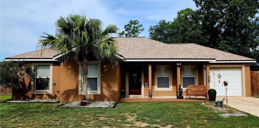 House in Umatilla, Florida 3 bedrooms, 98.1 sq.m. № 1873585