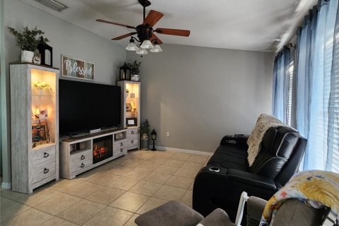 House in Umatilla, Florida 3 bedrooms, 98.1 sq.m. № 1873585 - photo 3