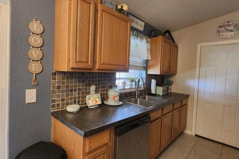 House in Umatilla, Florida 3 bedrooms, 98.1 sq.m. № 1873585 - photo 8
