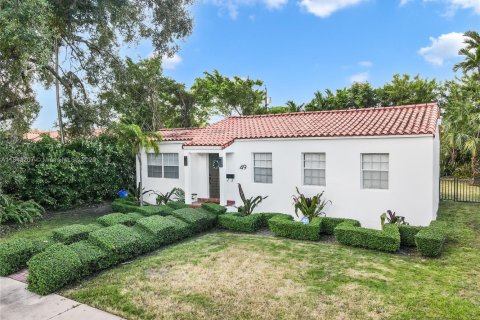 House in Coral Gables, Florida 3 bedrooms, 85.28 sq.m. № 1941865 - photo 27