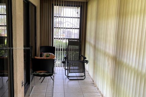 Condo in Tamarac, Florida, 2 bedrooms  № 2076713 - photo 7